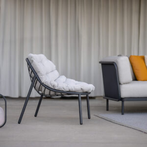 Albus Low Lounge chair, inklusive Kissen